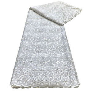 Tissu Brodé Swiss Lace Blanc Pur - 100% Coton 5Y